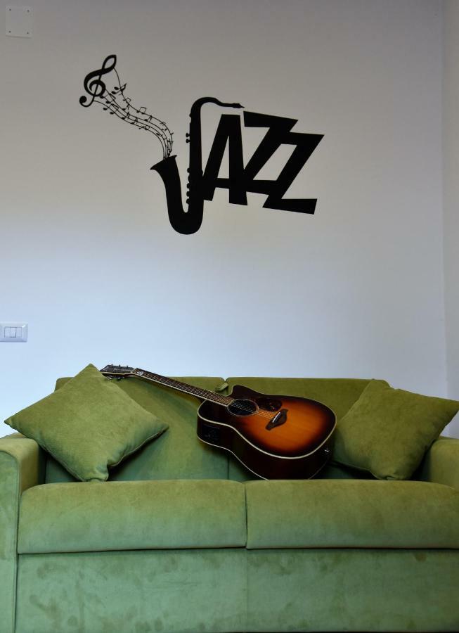 Jazz & Blues Near 