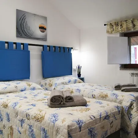 Jazz & Blues Apartments Near 