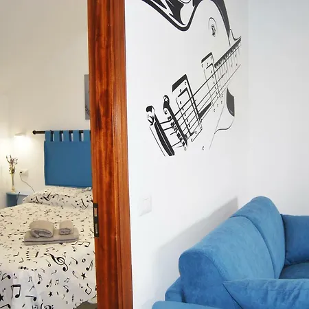 Jazz & Blues Apartments Near 